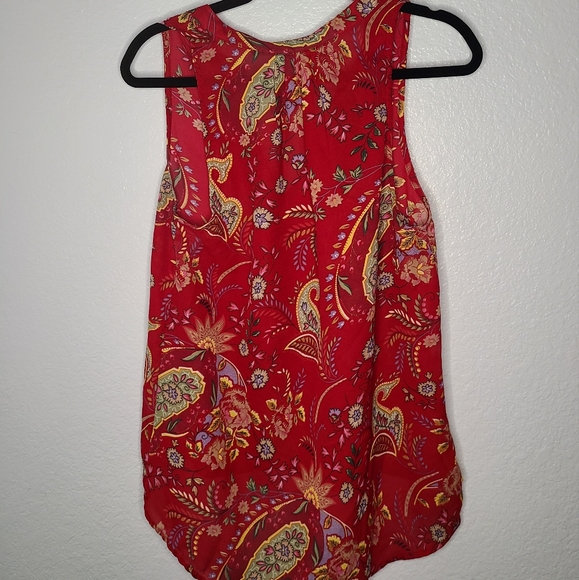 Red sheer sleeveless shirt - Picture 2 of 3